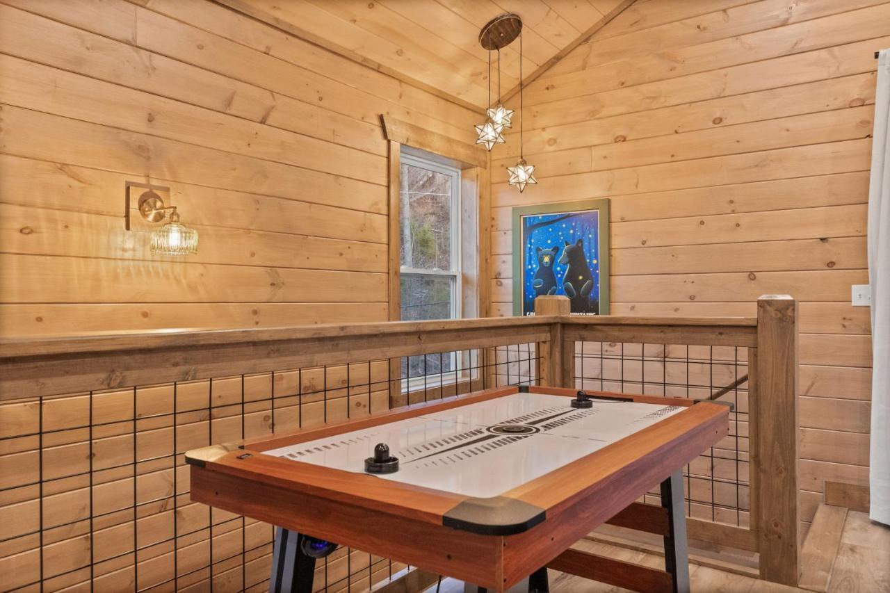 הוילה גטלינבורג Mins To Gburg Sleeps 8 Hot Tub Arcade Area Pool מראה חיצוני תמונה