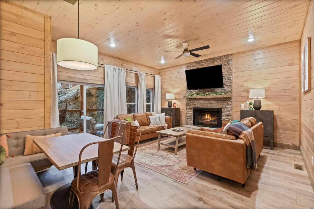 הוילה גטלינבורג Mins To Gburg Sleeps 8 Hot Tub Arcade Area Pool מראה חיצוני תמונה