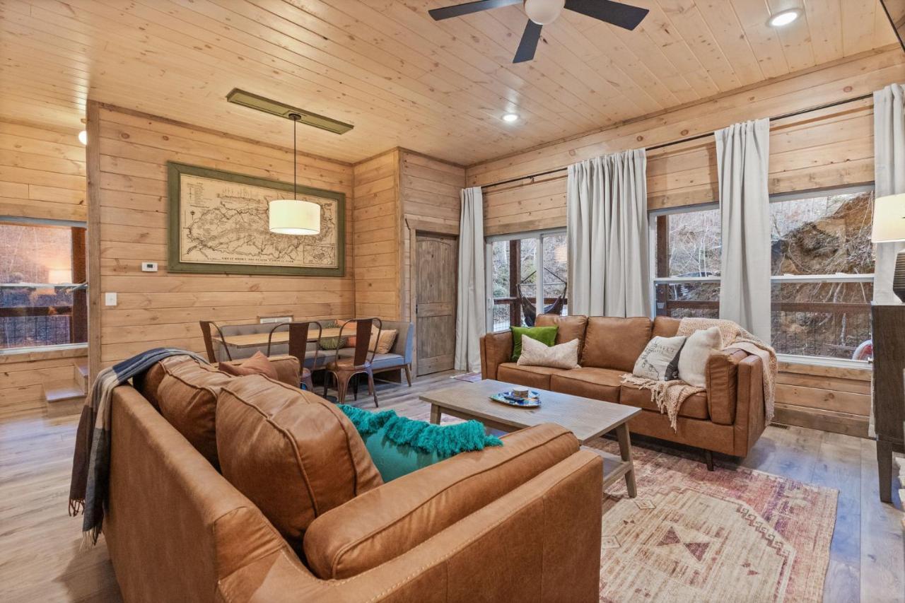 הוילה גטלינבורג Mins To Gburg Sleeps 8 Hot Tub Arcade Area Pool מראה חיצוני תמונה